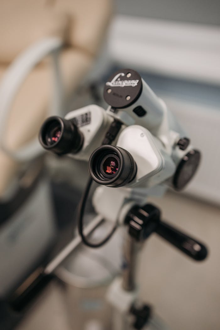 Mastering the First Impression: Your intriguing post title goes here A close-up view of a medical microscope with binocular lenses used for diagnostic purposes in healthcare settings.